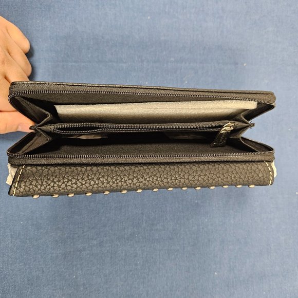 Trinity Ranch Leopard Print Wallet - Picture 4 of 4